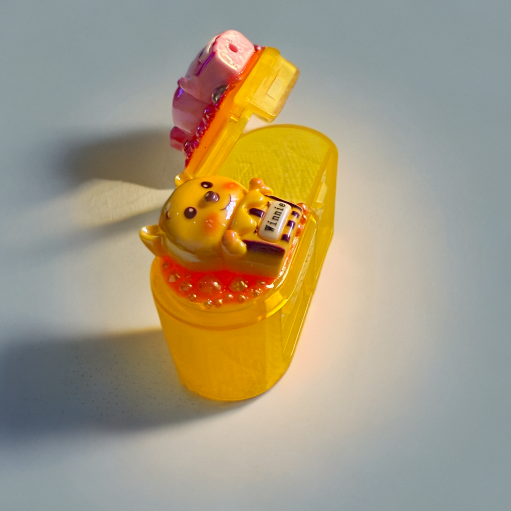 Decoden Mini Pill Box, Winnie The Pooh Piglet Kawaii Junk Case Style Travel Size