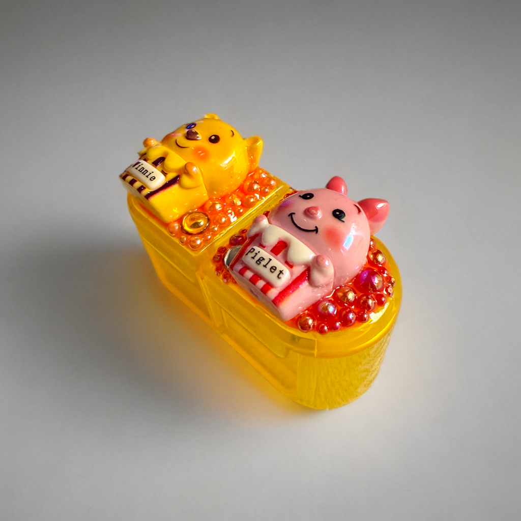 Decoden Mini Pill Box, Winnie The Pooh Piglet Kawaii Junk Case Style Travel Size